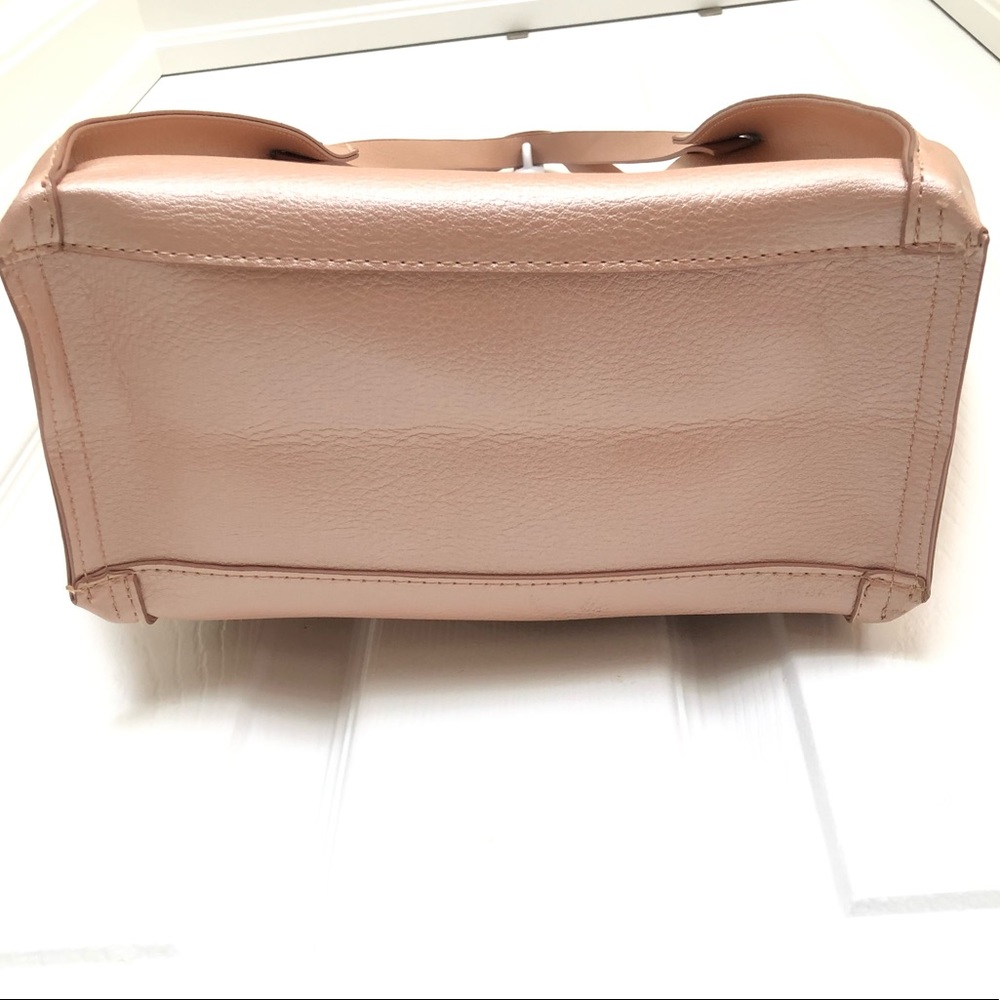 SOLD 🥂 Neiman Marcus Rose Gold Tote Bag - Picture 3 of 6